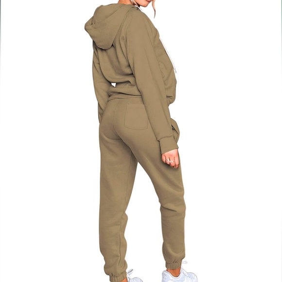 SOLD Women's Tan Hoodie and Jogger Set X-Large - Picture 2 of 7